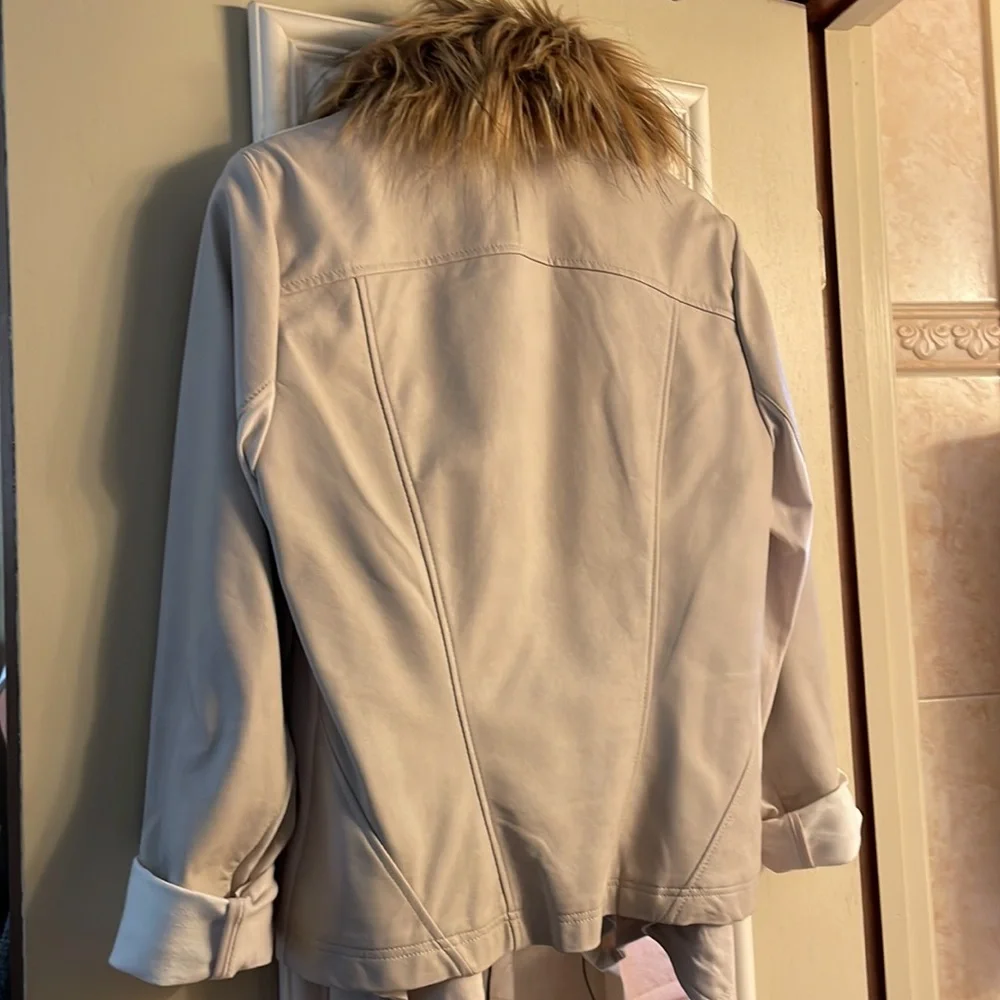 Jacket - Picture 3 of 5